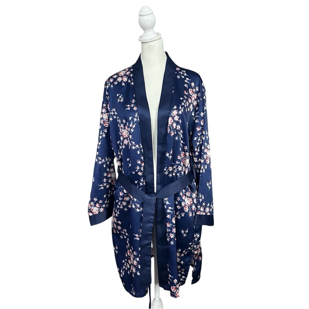 Morgan Lane x Fab Fit Fun Navy Floral Satin Belted Robe Sz Small/Medium